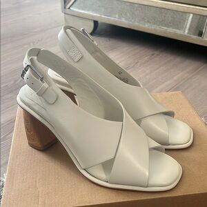 DONNA KARAN PURE MIKKO SLINGBACK HEELED SANDAL - LIKE NEW